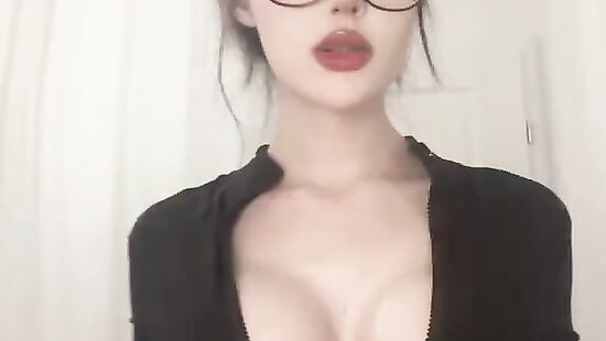 Anya 18